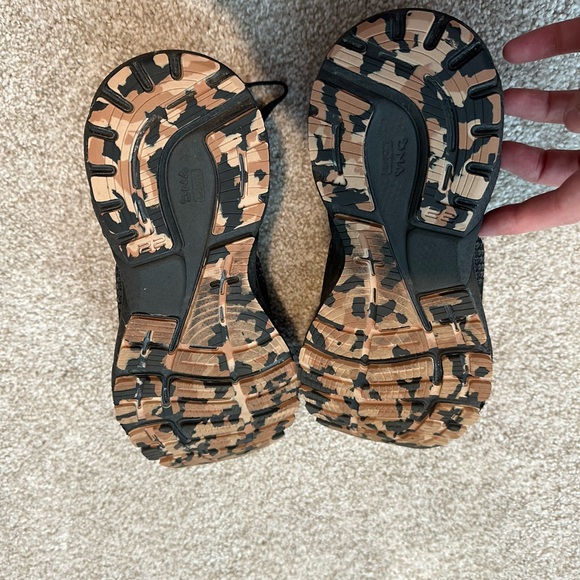 Brooks Adrenaline GTS 22 Womens Running Shoes Cheetah Limited Edition Sz: 7 B - Picture 6 of 10